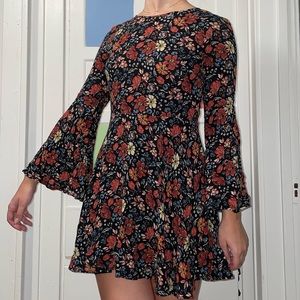 American Eagle long sleeve floral dress bell sleeves